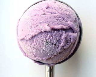 Чернично-лавандовое мороженое