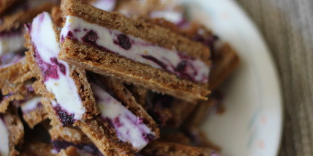 Рецепт черничное мороженое-сэндвич