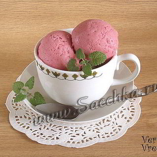 Домашнее клубничное мороженое