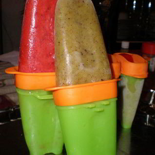 Фруктовое мороженое из клубники и киви