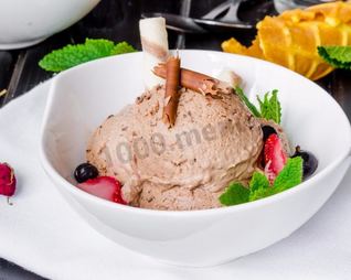 Итальянский десерт шоколадное мороженое Семифредо