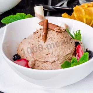 Итальянский десерт шоколадное мороженое Семифредо