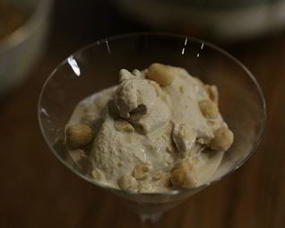 Кофейно-ореховое мороженое