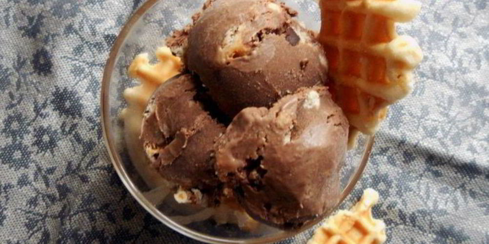 Рецепт кофейное мороженое с маскарпоне и вафлями