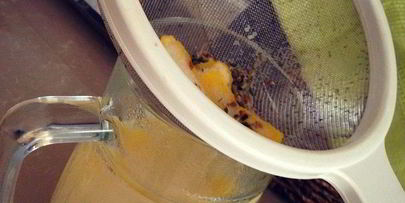 лавандово-лимонноe мягкое итальянское мороженое джелато