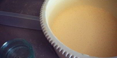 лавандово-лимонноe мягкое итальянское мороженое джелато