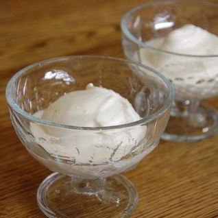 Лимонно-сметанное мороженое