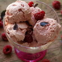 Рецепт Малиновое мороженое с маскарпоне