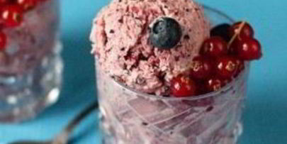 мороженое из голубики и красной смородины