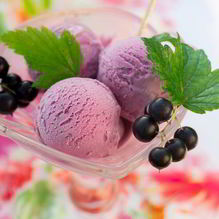 Рецепт Мороженое с черной смородиной