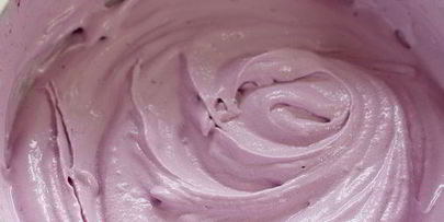 мороженое с черной смородиной