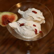 Рецепт Мороженое с инжиром и ягодами годжи