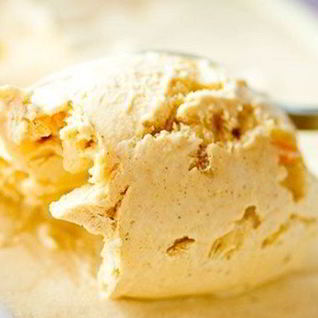 Мороженое с орехами