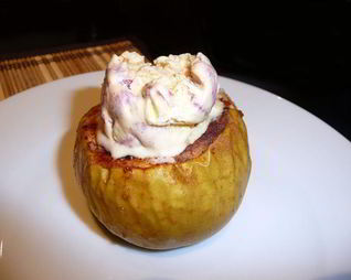 Печеные яблоки с пломбиром