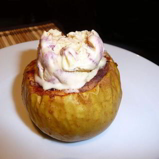 Печеные яблоки с пломбиром