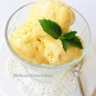 Персиковое мороженое с миндалем