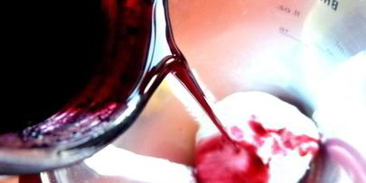 прохладный коктейль из мороженого с черникой