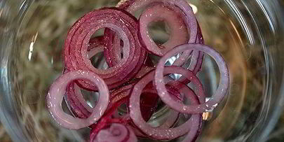 селедочное мороженое с крабовой крошкой