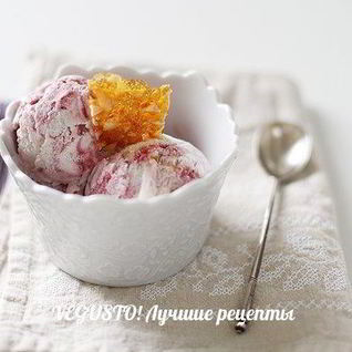 Сливочно-смородиновое мороженое с грильяжем