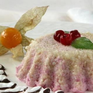 Творожно-клюквенное мороженое с миндалем