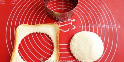 жареное мороженое в тостовом хлебе