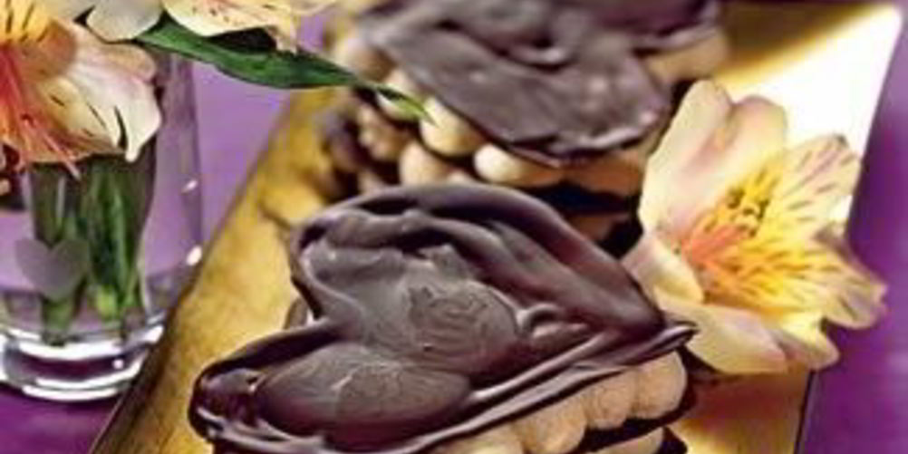 Рецепт шоколадные сердечки со сливочным муссом