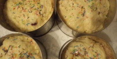 кулич с изюмом и цукатами