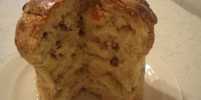 кулич с изюмом и цукатами