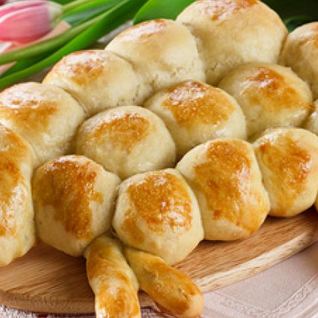 Пасхальная выпечка Барашек с изюмом