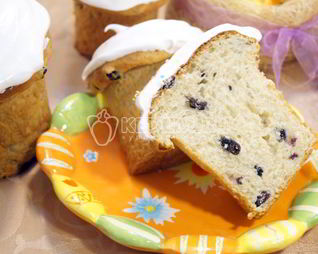 Пасхальный кулич с изюмом