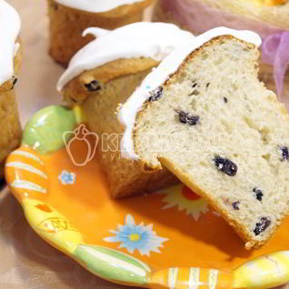 Пасхальный кулич с изюмом