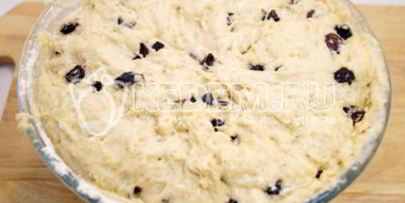 пасхальный кулич с изюмом