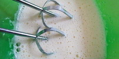 сдобный кулич с изюмом в хлебопечке