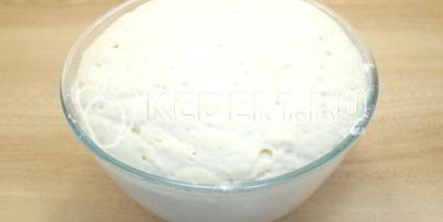 вкусный пасхальный кулич с изюмом