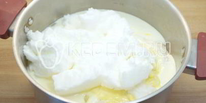 вкусный пасхальный кулич с изюмом