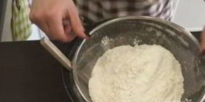 вкусный пасхальный кулич с цедрой и цукатами