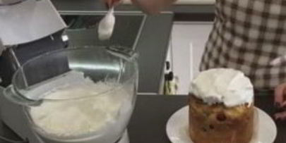 вкусный пасхальный кулич с цедрой и цукатами