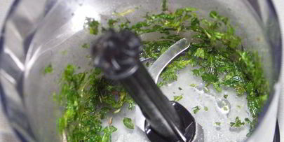 персиковый десерт с мятой и малиной