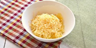 пикантный десерт с ананасами и сыром