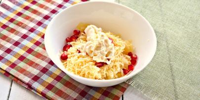 пикантный десерт с ананасами и сыром