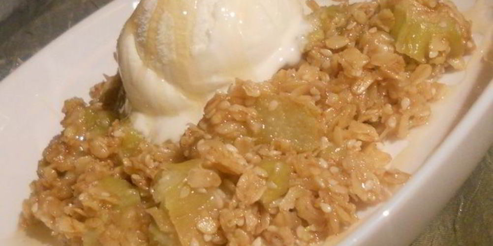 Рецепт ревеневый крамбл с мороженым