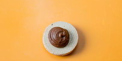 шоколадные макарон с ромовым ганашем