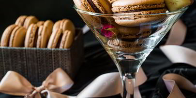 шоколадные макарон с ромовым ганашем