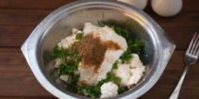 творог с зеленью и огурцом