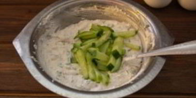 творог с зеленью и огурцом