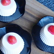 Рецепт Творожный малиновый десерт