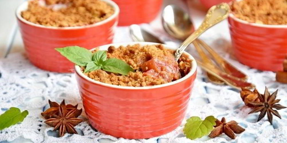 Рецепт яблочно-клюквенный крамбл с овсяными хлопьями