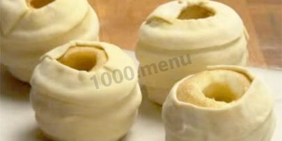 яблоки запеченные в слоеном тесте в духовке