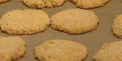 ягодное желе с кокосовыми крекерами