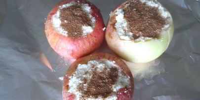 запеченые яблоки с творогом